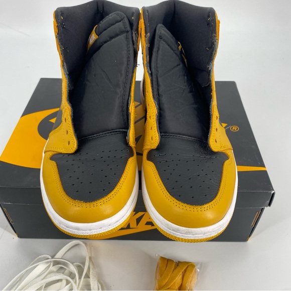 Air Jordan 1 Retro High OG Pollen White Black Shoes main image 5